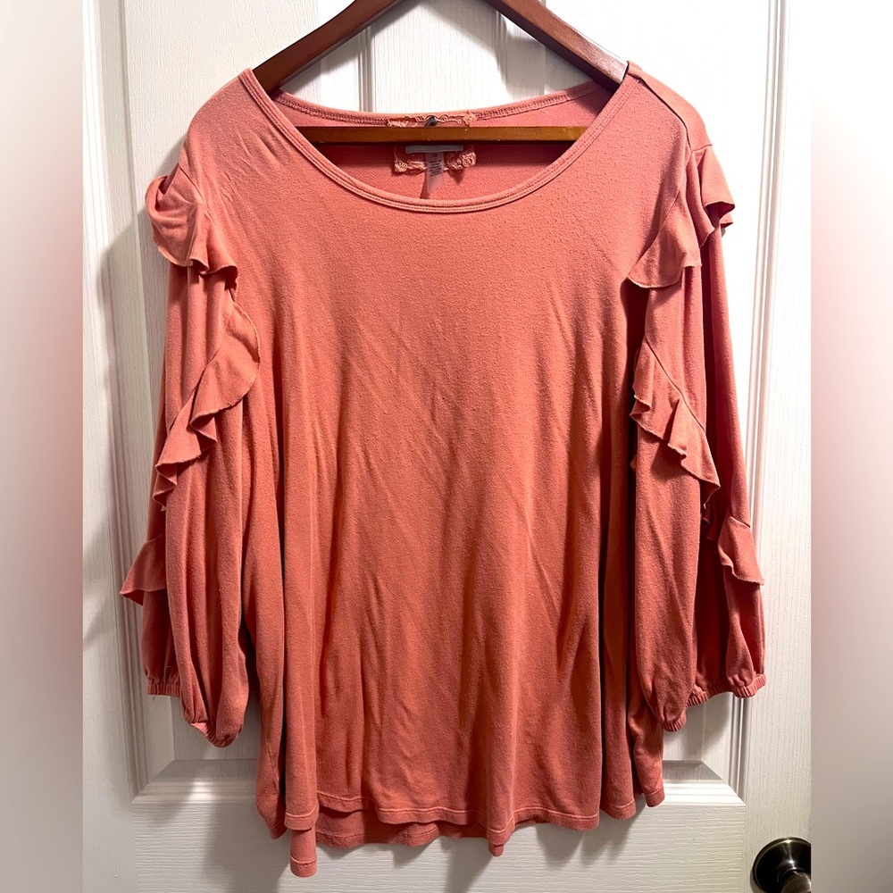 Cupio ruffle sleeve knit top
